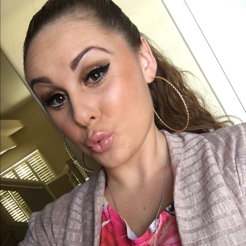 Meet your Posher, Jeanette